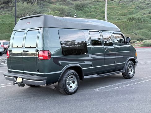 Used 2002 Dodge B1500 image 9