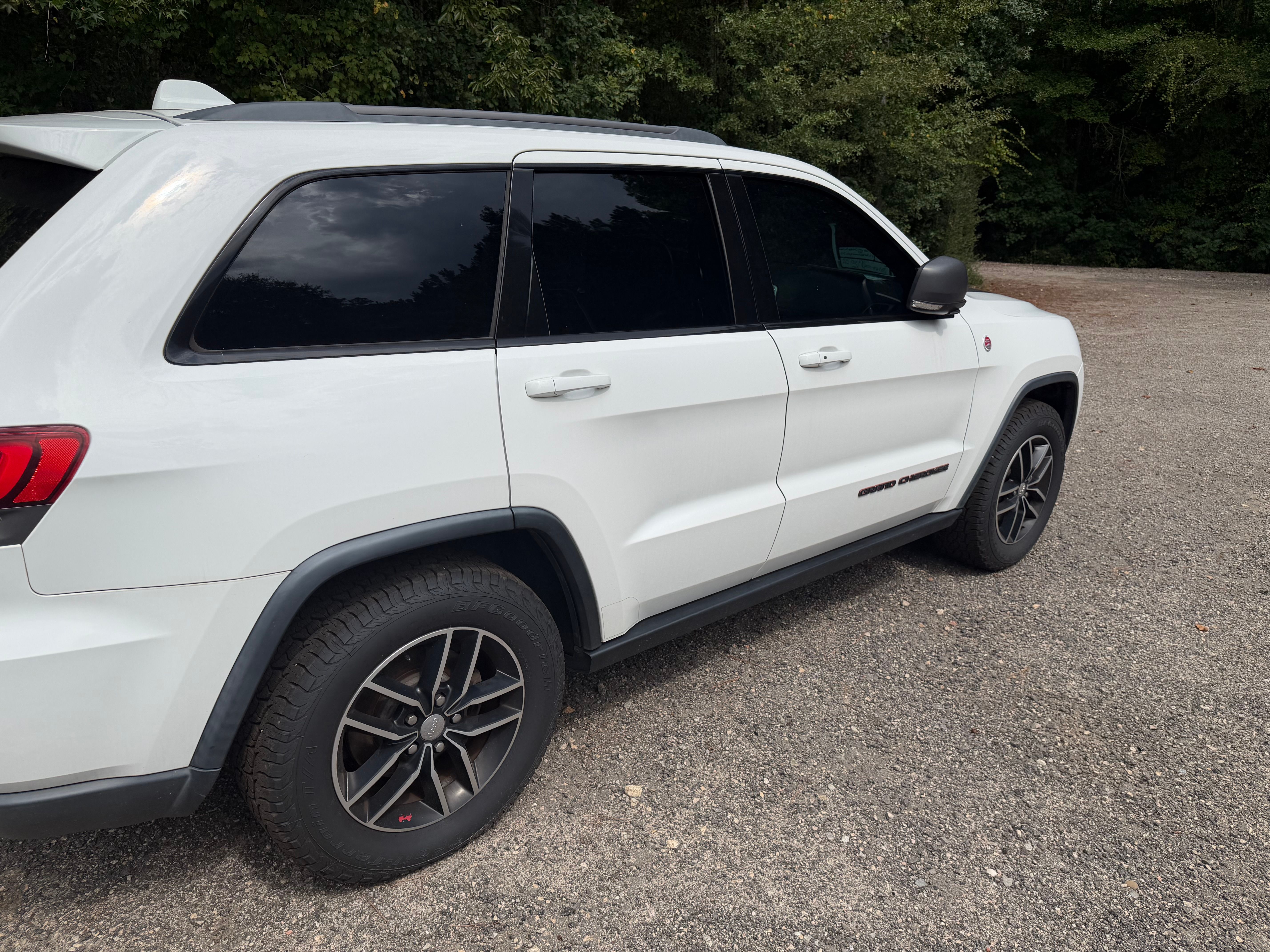 Used 2017 Jeep Grand Cherokee Trailhawk AWD/4WD image 19