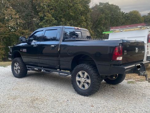 Used 2017 RAM 2500 SLT image 5