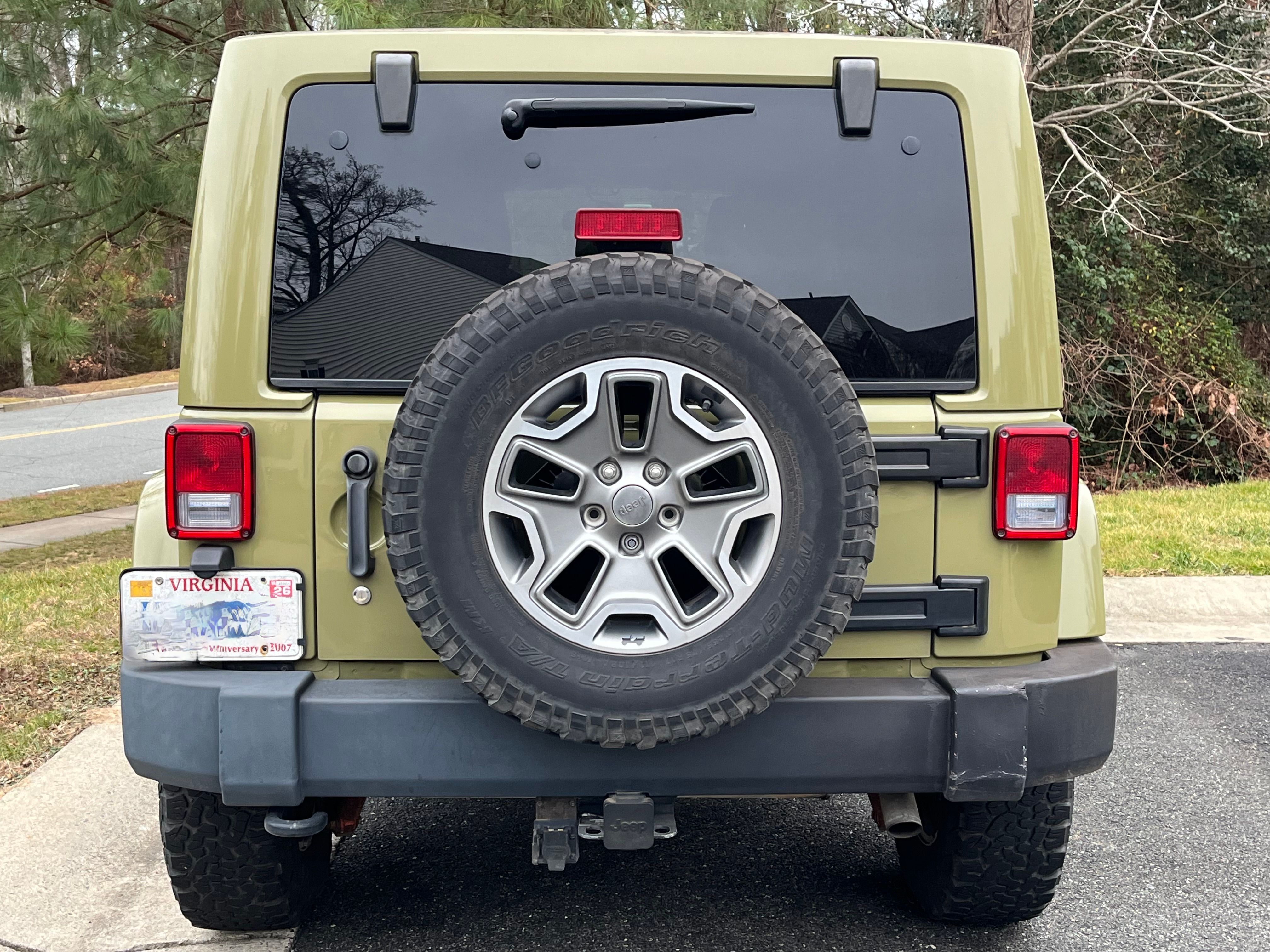 Used 2013 Jeep Wrangler Unlimited Rubicon w/ Connectivity Group AWD/4WD image 9
