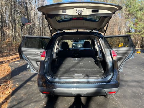 Used 2016 Nissan Rogue SV image 10