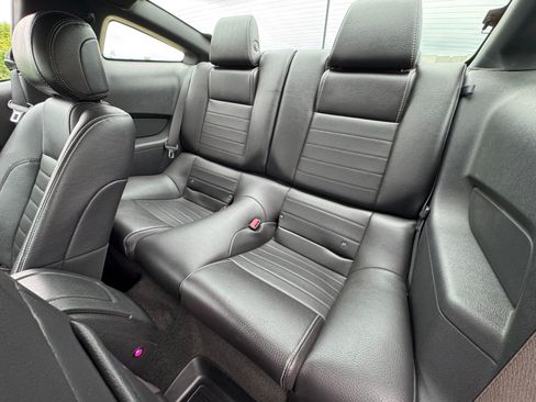 Used 2012 Ford Mustang GT Premium RWD image 10