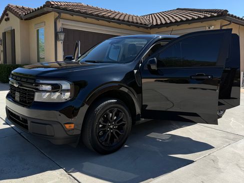 Used 2024 Ford Maverick Lariat w/ Black Appearance Package image 18