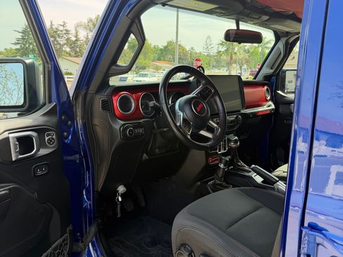 Used 2018 Jeep Wrangler Unlimited Rubicon image 9
