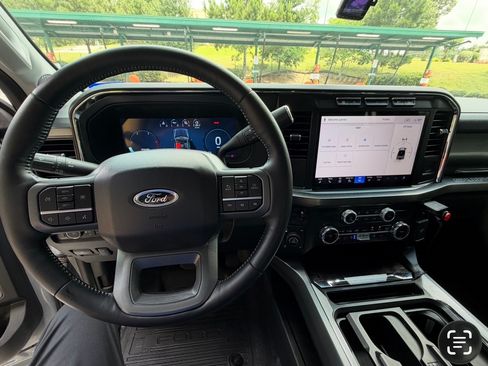 Used 2024 Ford F250 Lariat w/ Tremor Off-Road Package AWD/4WD image 9