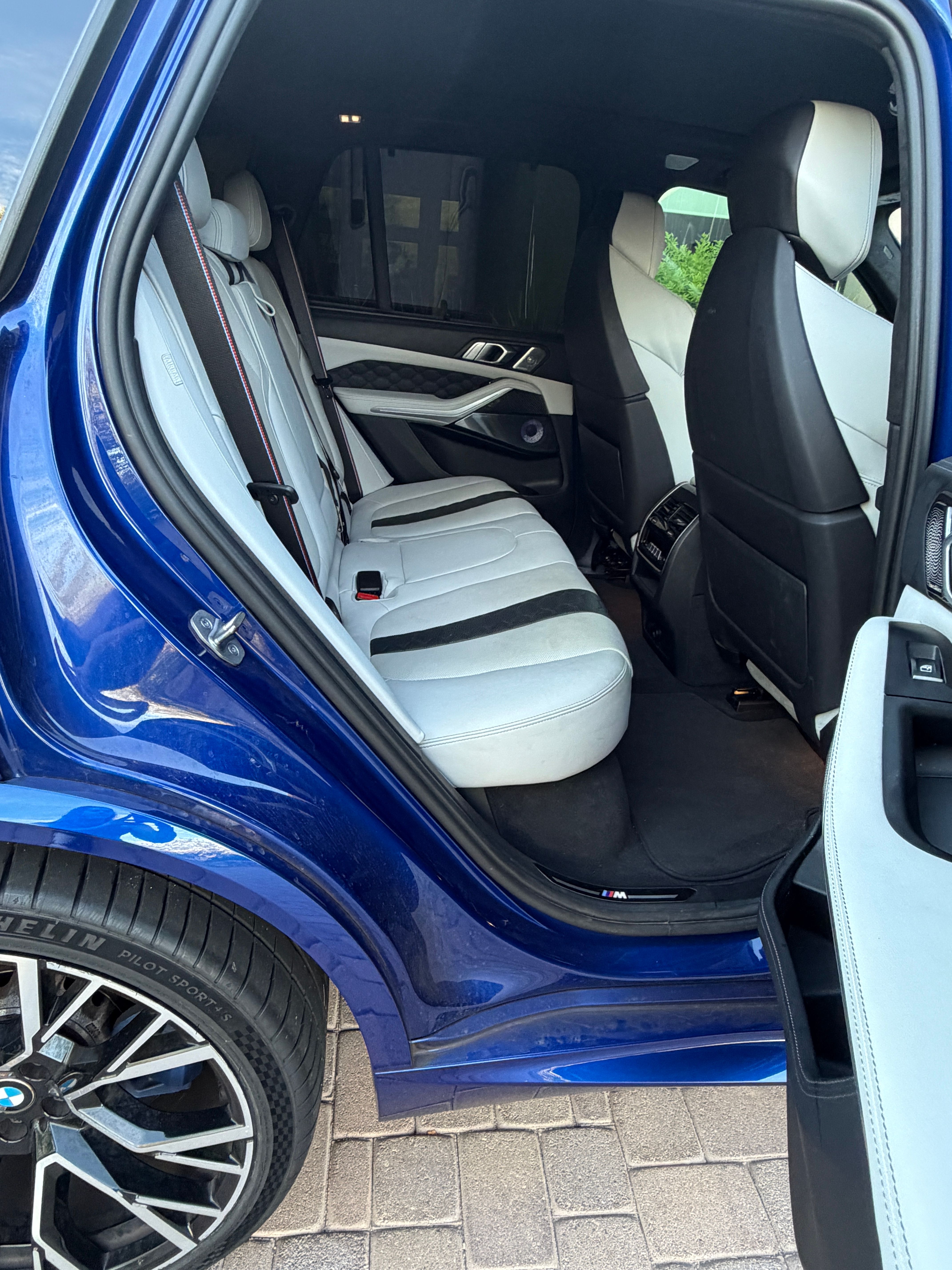 Used 2022 BMW X5 M w/ Competition Package AWD/4WD image 9