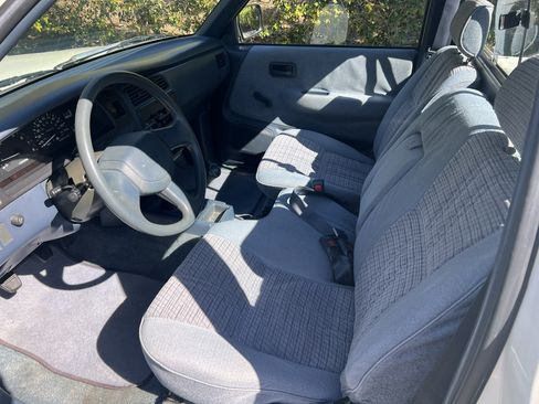 Used 1993 Toyota T100 SR5 image 9