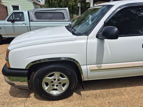 Used 2005 Chevrolet Silverado 1500 LS w/ Light Duty Power Package image 14