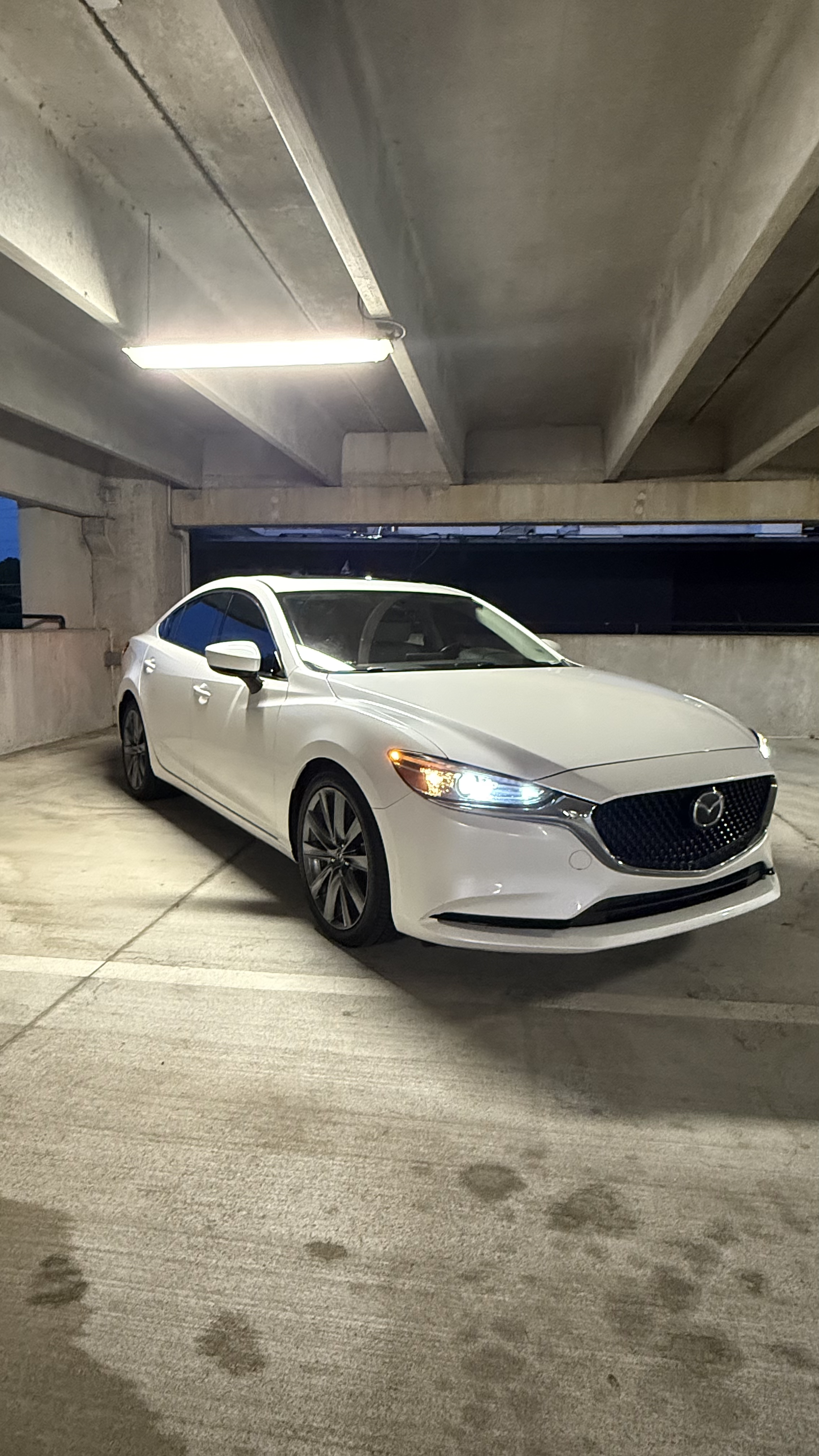 Used 2018 MAZDA MAZDA6 Grand Touring FWD image 2