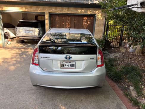 Used 2012 Toyota Prius Two FWD image 2