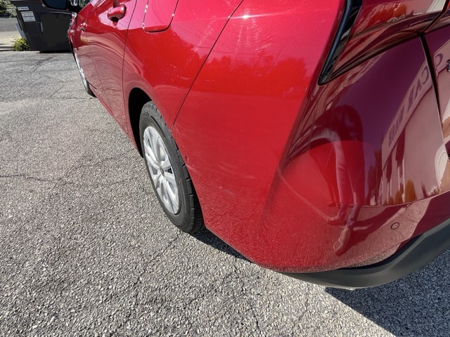 Used 2021 Toyota Prius LE FWD image 24