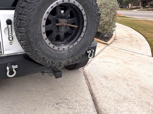 Used 2012 Jeep Wrangler Unlimited Sport image 17