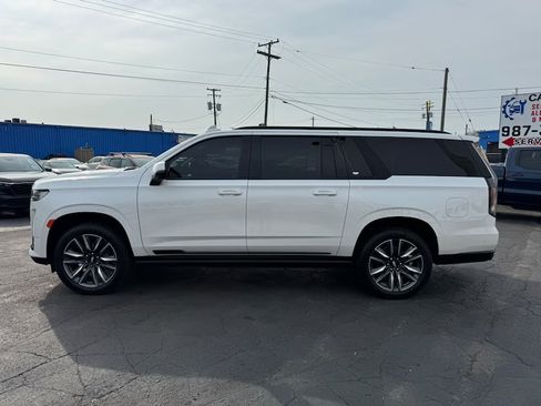 Used 2022 Cadillac Escalade ESV Sport Platinum w/ Heavy-Duty Trailer Package AWD/4WD image 1