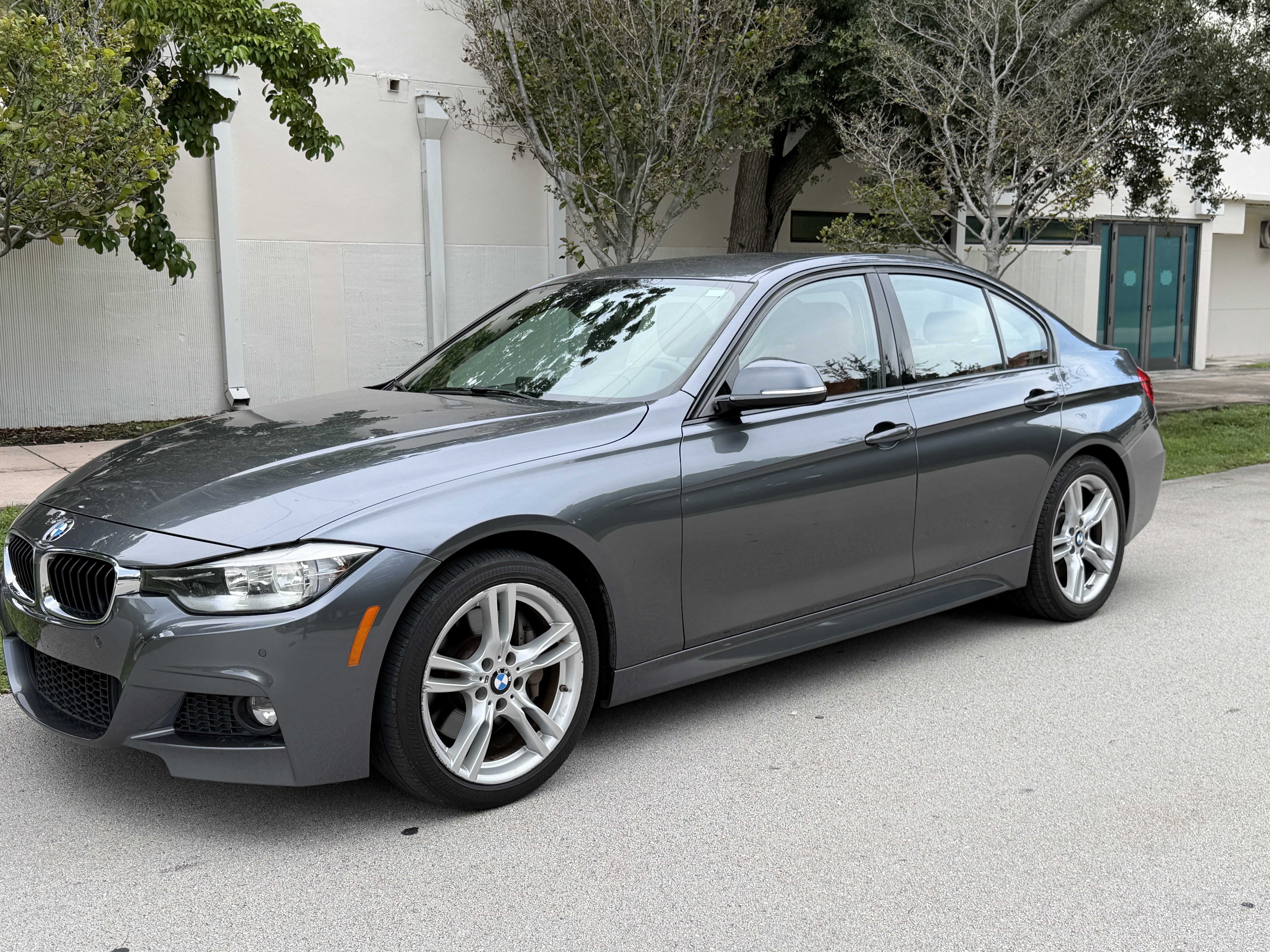 Used 2017 BMW 330i Sedan RWD image 4