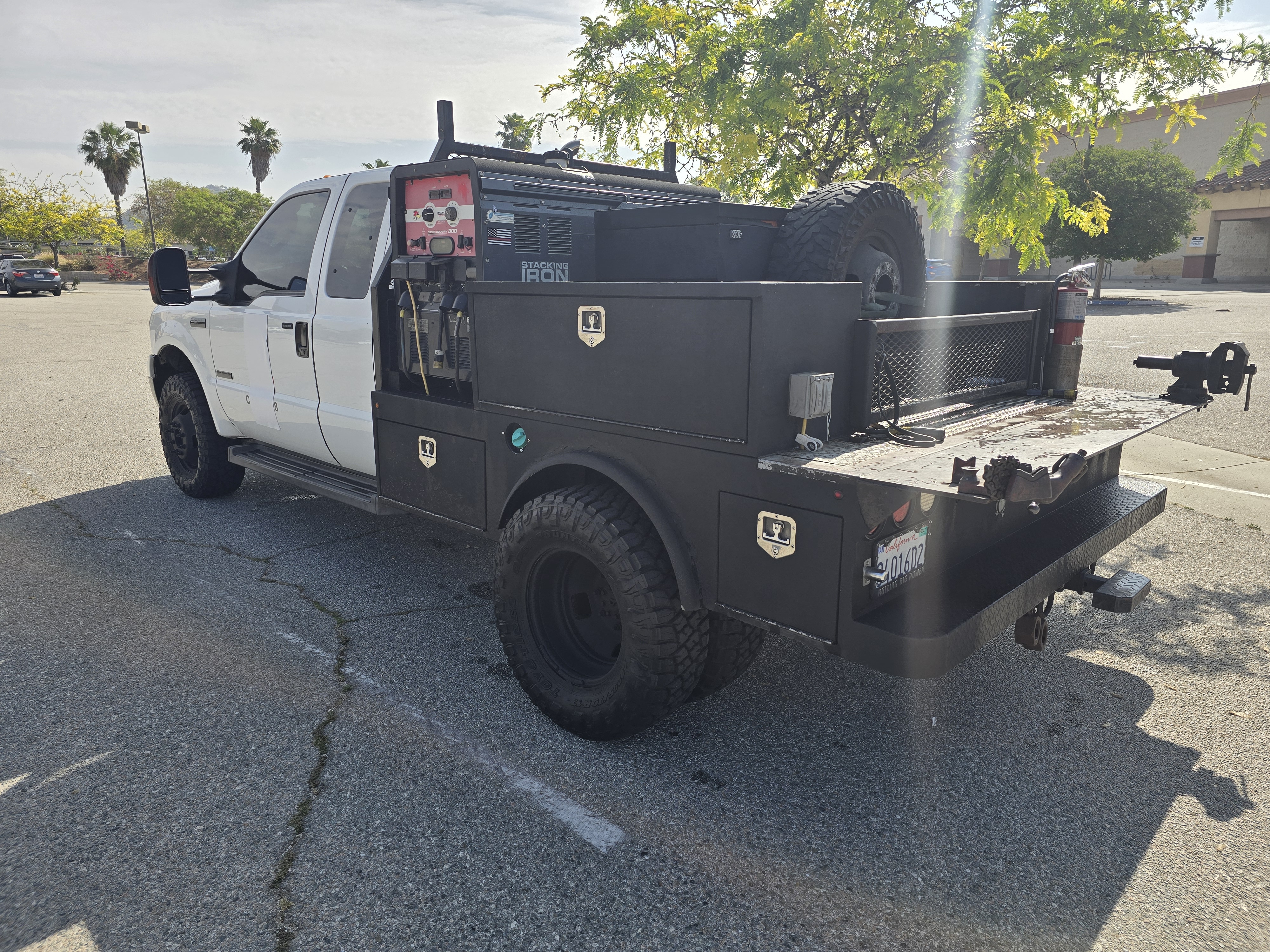 Used 2006 Ford F350 XLT AWD/4WD image 4