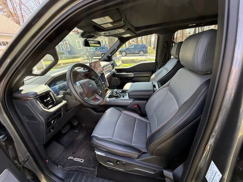 Used 2024 Ford F150 Lightning Lariat image 6