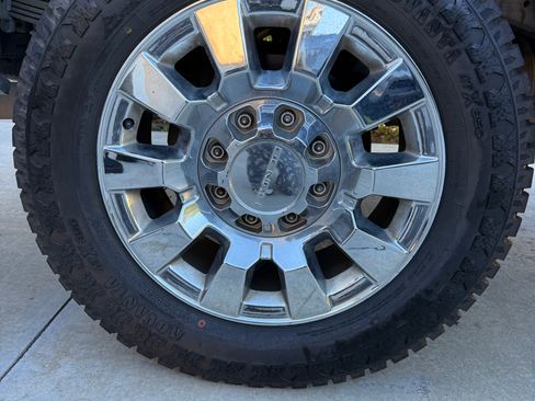 Used 2011 GMC Sierra 2500 SLE w/ SLE Preferred Package image 9