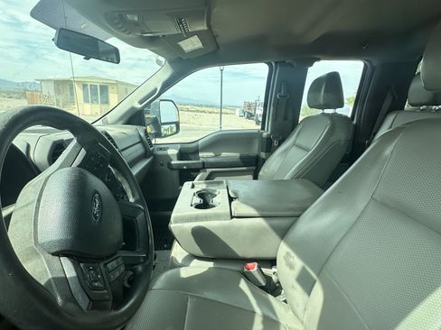 Used 2017 Ford F350 Lariat RWD image 9