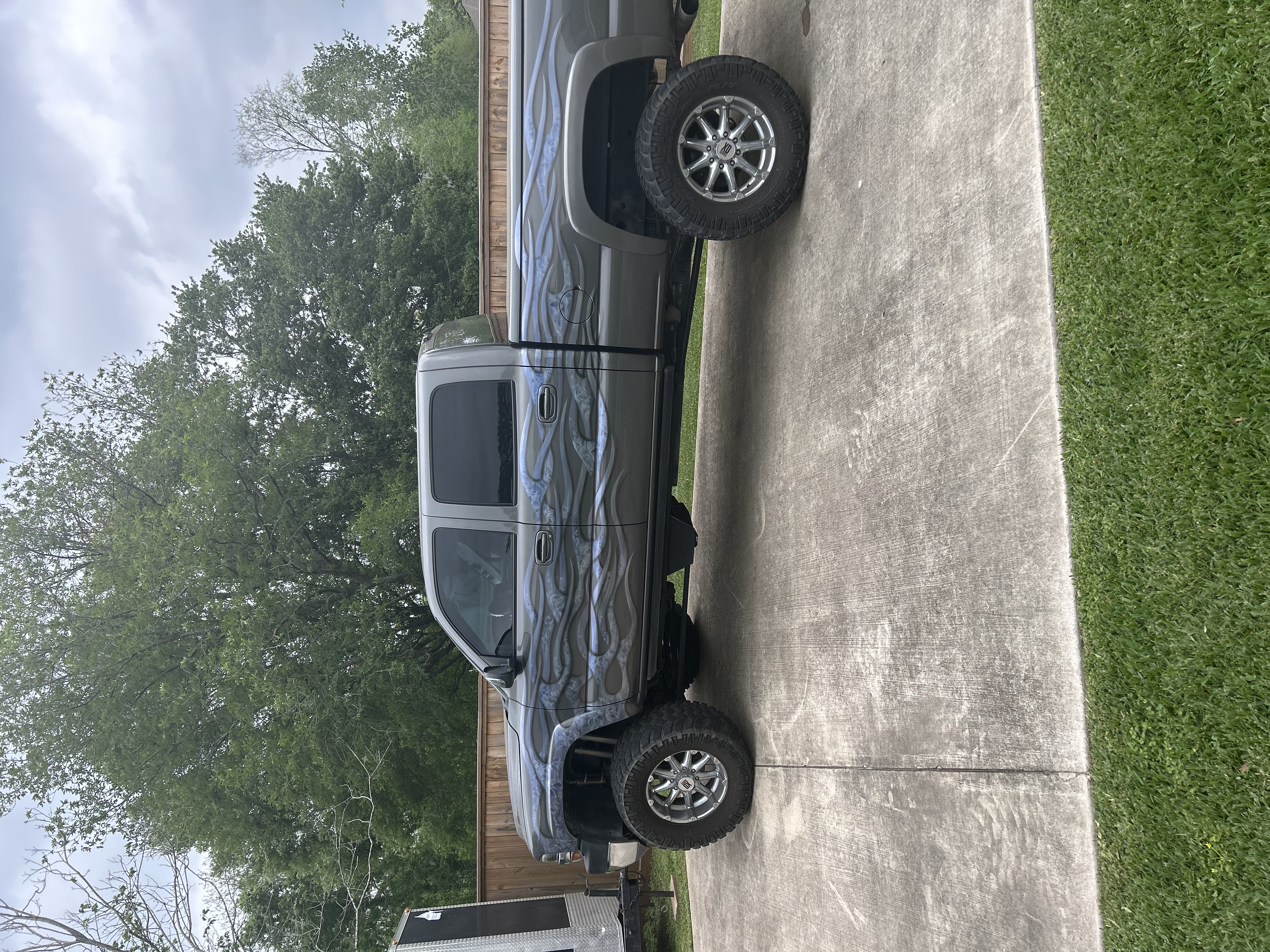 Used 2002 Chevrolet Silverado 2500 LT AWD/4WD image 1