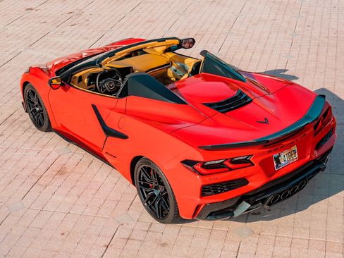 Used 2023 Chevrolet Corvette Z06 w/ Battery Protection Package RWD image 22