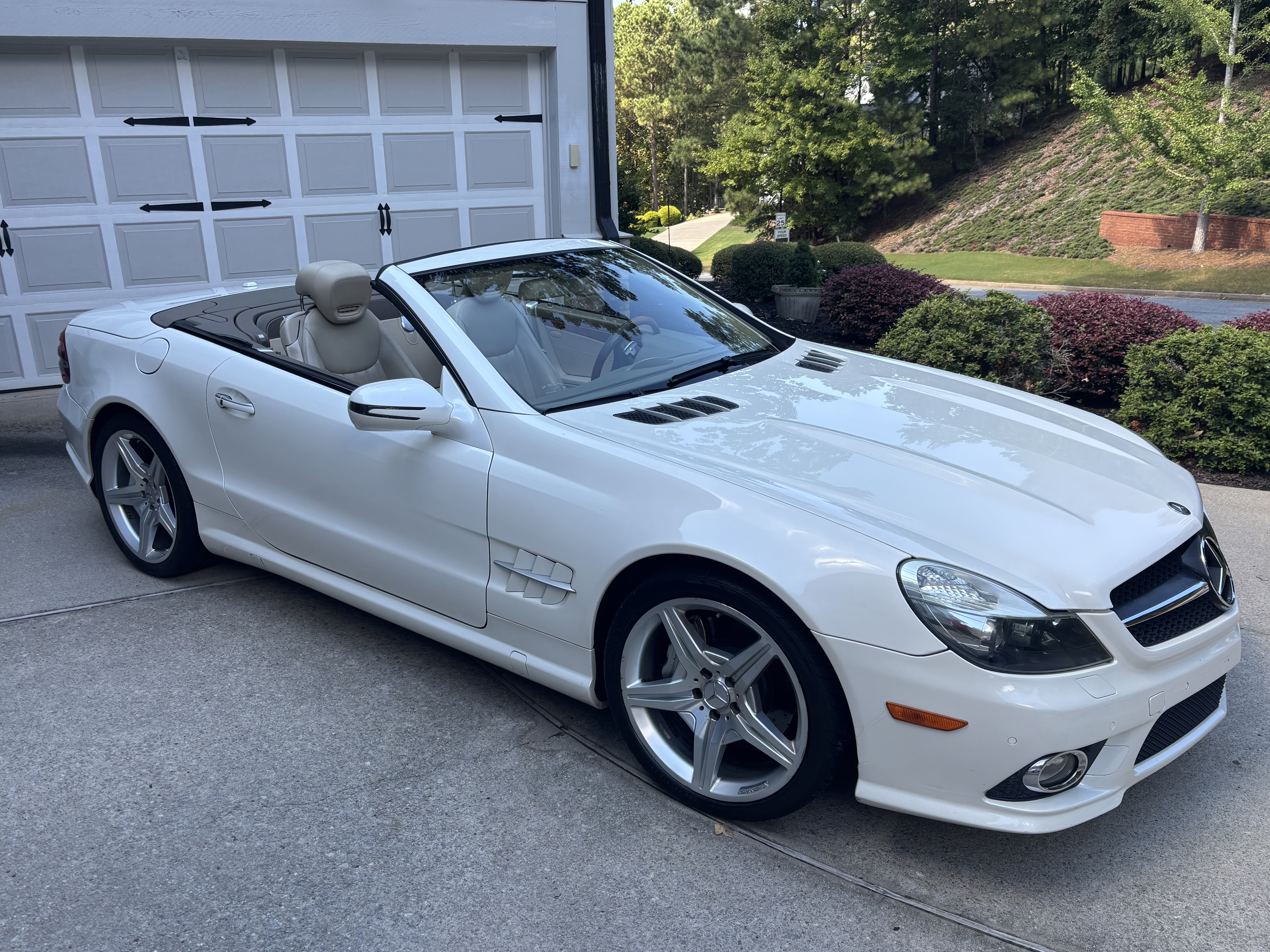 Used 2009 Mercedes-Benz SL 550 image 4