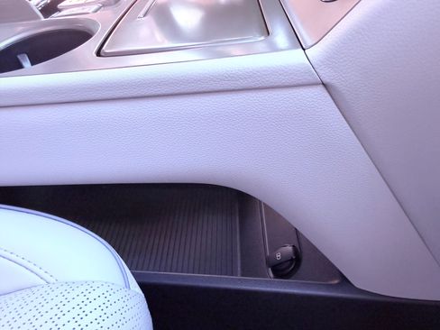 Used 2021 Hyundai Kona Limited image 14