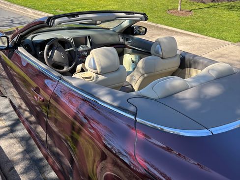 Used 2010 INFINITI G37 Sport w/ Premium Pkg image 12