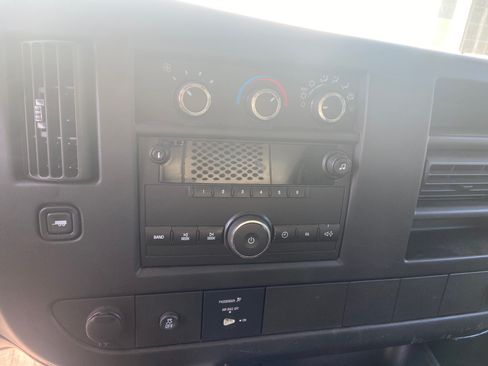 Used 2014 Chevrolet Express 3500 RWD image 14