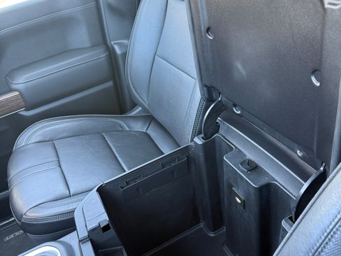 Used 2020 Chevrolet Silverado 1500 High Country w/ Technology Package image 15