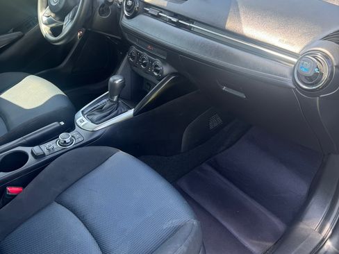 Used 2018 Toyota Yaris iA FWD image 11