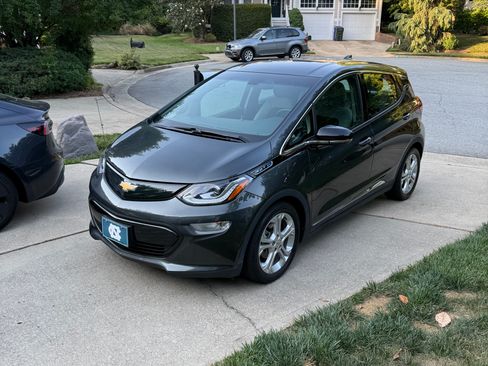 Used 2019 Chevrolet Bolt LT FWD image 4
