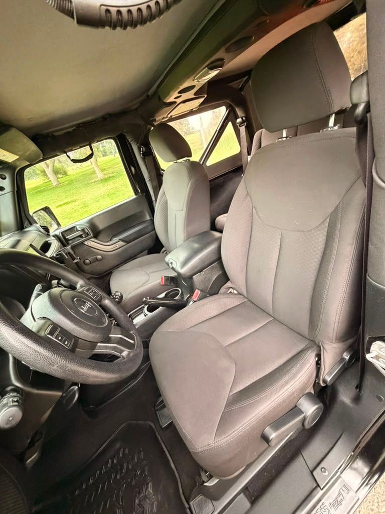 Used 2016 Jeep Wrangler Sport AWD/4WD image 13