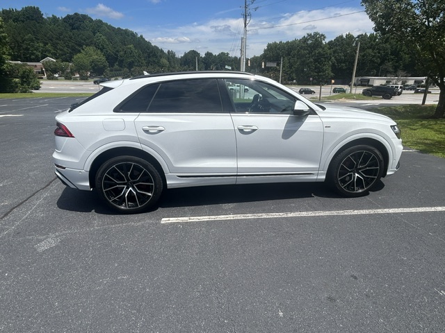 Used 2021 Audi Q8 Premium Plus AWD/4WD image 9