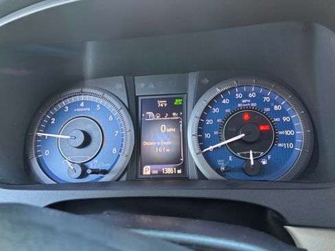 Used 2019 Toyota Sienna XLE w/ XLE Navigation Package FWD image 13