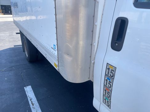Used 2006 GMC Savana 3500 w/ Chrome Appearance Package RWD image 9