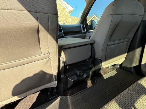 Used 2016 Ford F150 XLT image 15