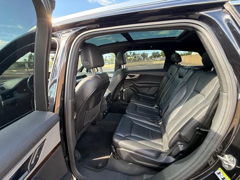 Used 2019 Audi Q7 2.0T Premium w/ Convenience Package AWD/4WD image 12
