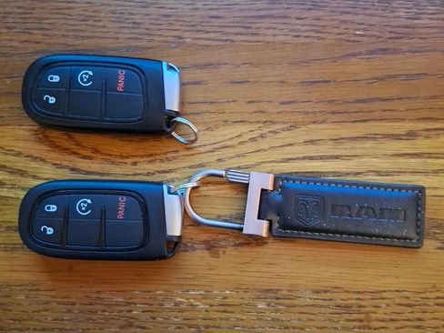 Used 2016 RAM 3500 Laramie image 27