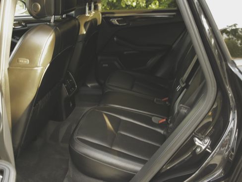 Used 2017 Porsche Macan S image 11