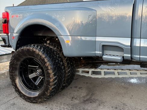 Used 2023 Ford F350 Lariat w/ Lariat Ultimate Package image 6