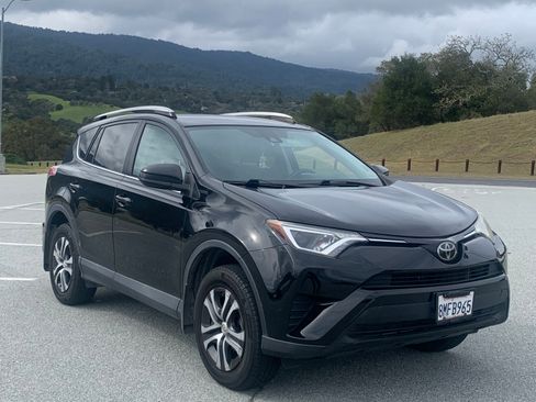 Used 2018 Toyota RAV4 LE w/ All Weather Liner Package image 4