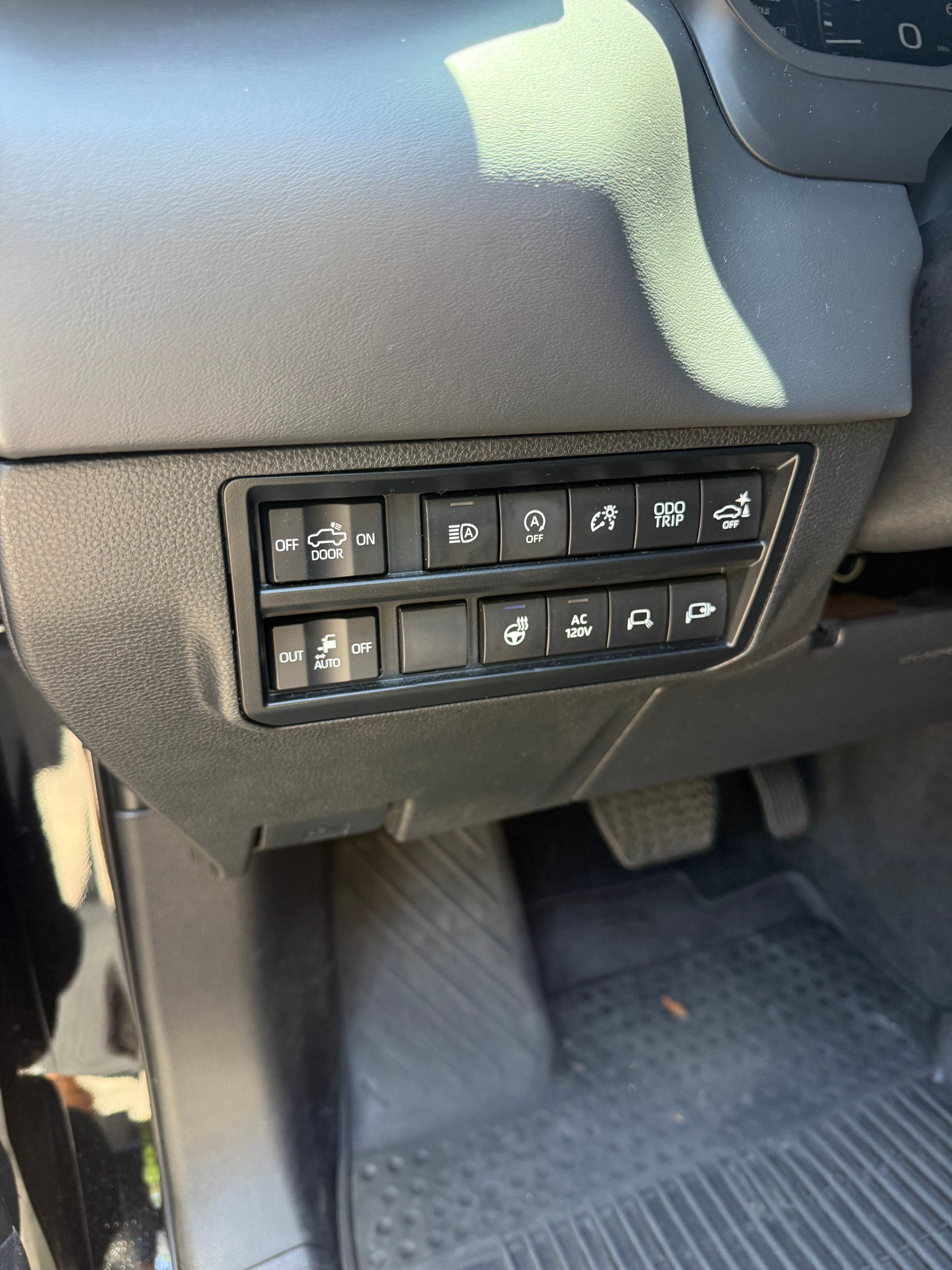 Used 2023 Toyota Tundra Platinum AWD/4WD image 11