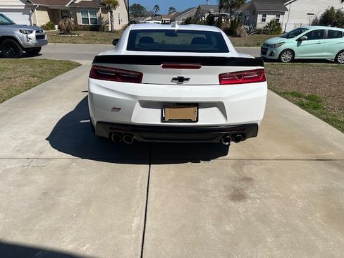 Used 2018 Chevrolet Camaro SS image 9