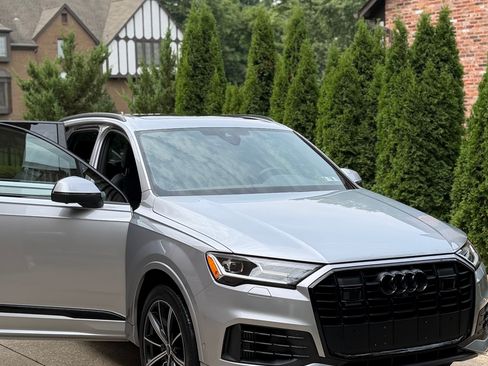 Used 2022 Audi Q7 3.0T Premium Plus w/ Premium Plus Package AWD/4WD image 16