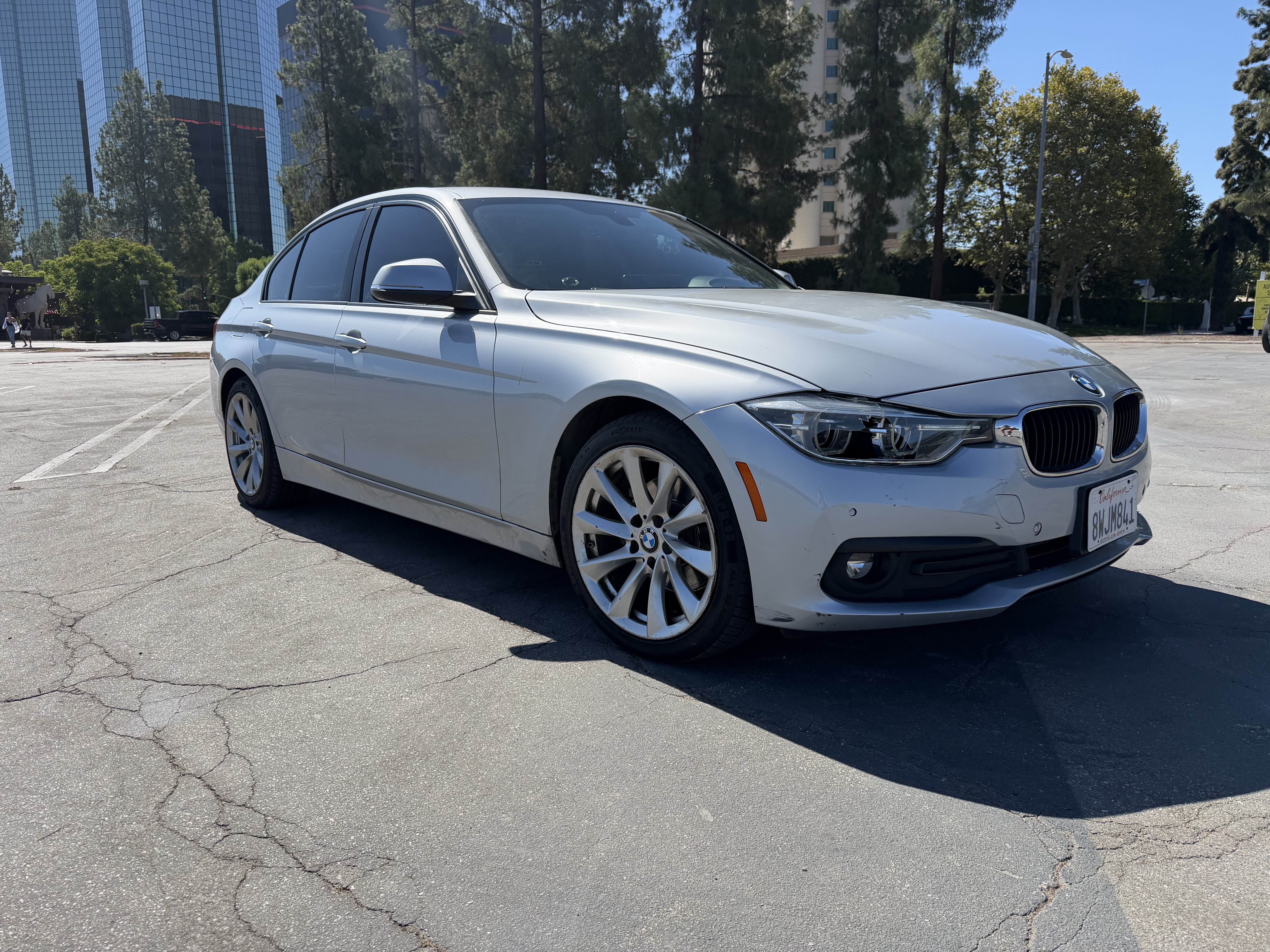 Used 2018 BMW 320i Sedan RWD image 23