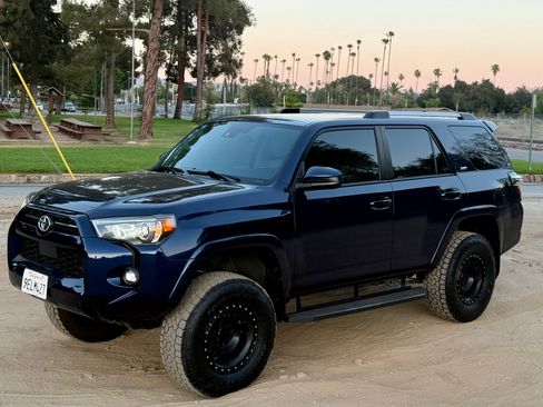 Used 2022 Toyota 4Runner SR5 RWD image 1