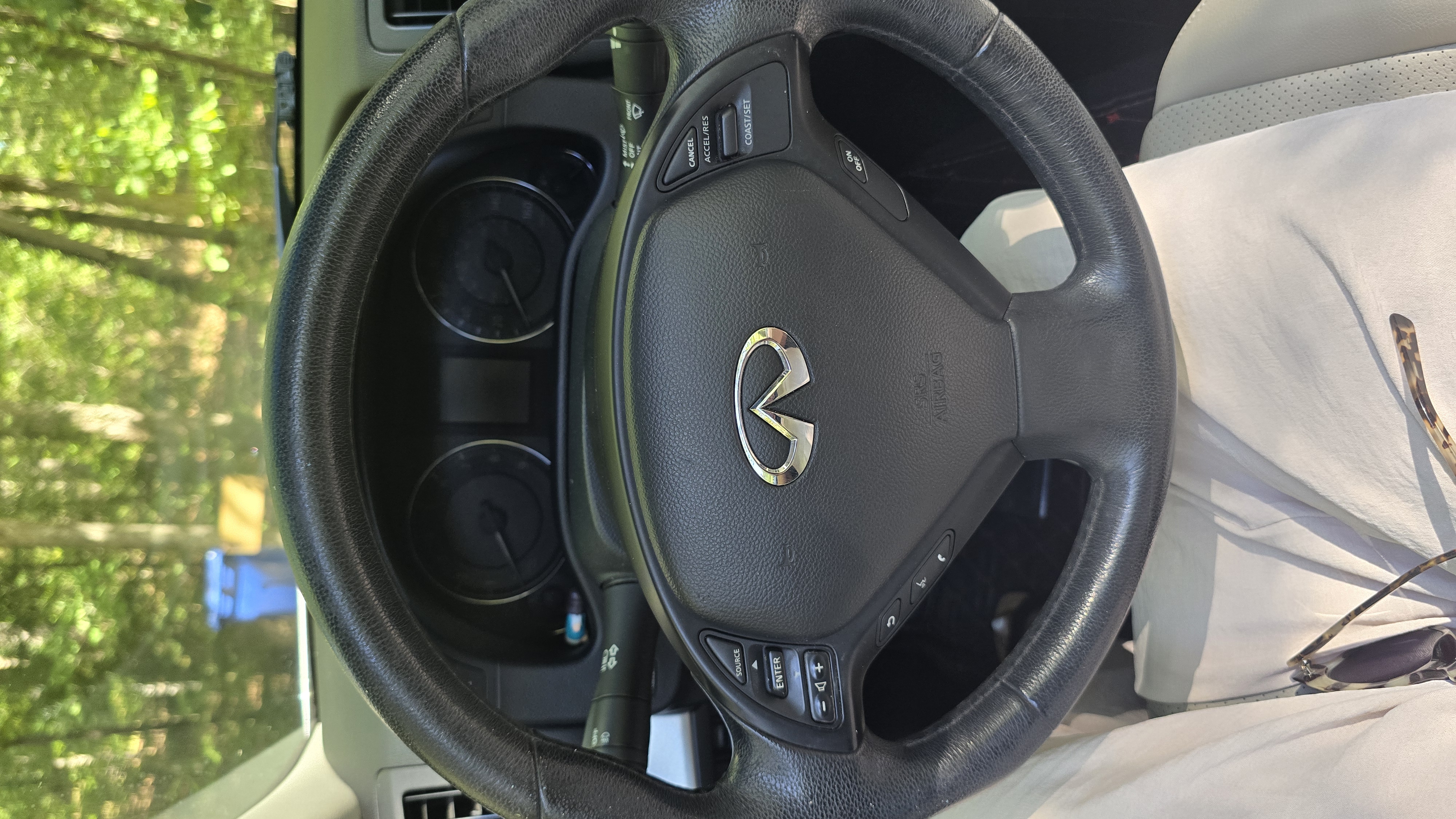 Used 2012 INFINITI G37 Convertible w/ Premium Pkg RWD image 30