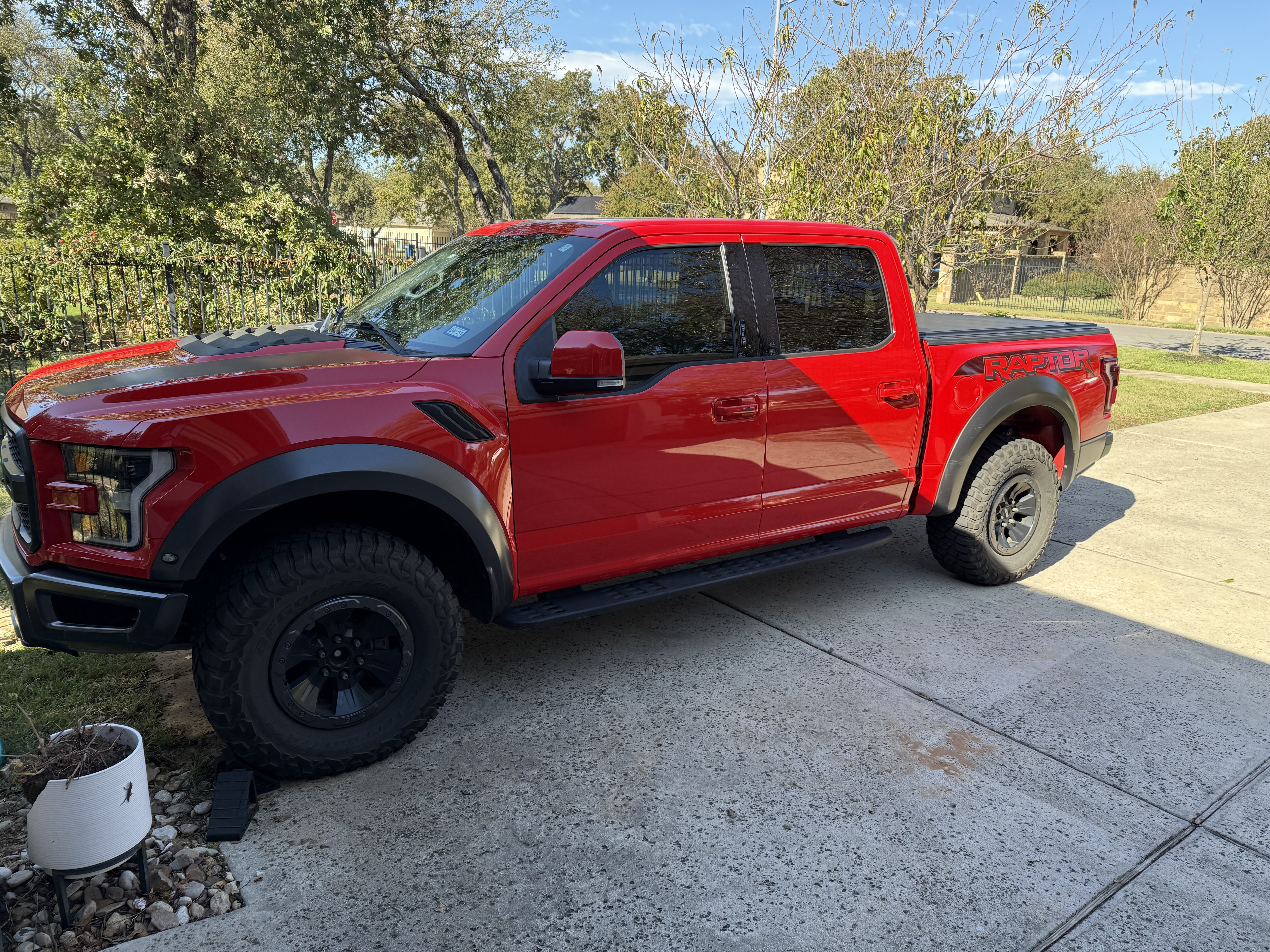 Used 2018 Ford F150 Raptor w/ Equipment Group 802A Luxury AWD/4WD image 5