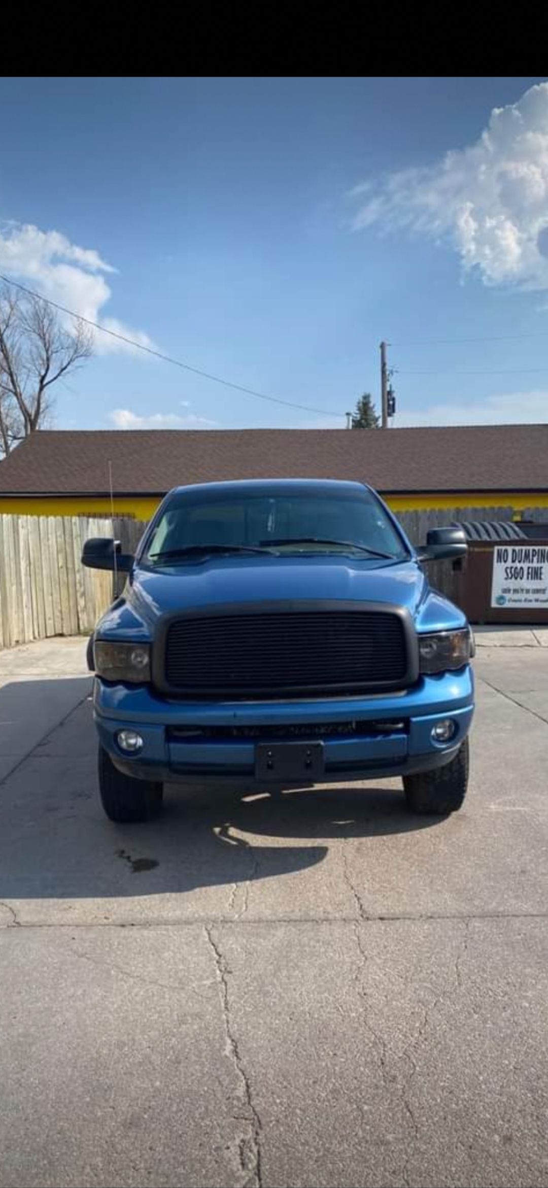 Used 2005 Dodge Ram 2500 Truck SLT AWD/4WD image 2
