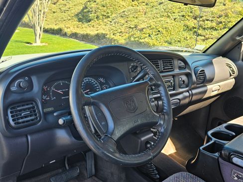 Used 1998 Dodge Ram 2500 Truck 4x4 Quad Cab image 9
